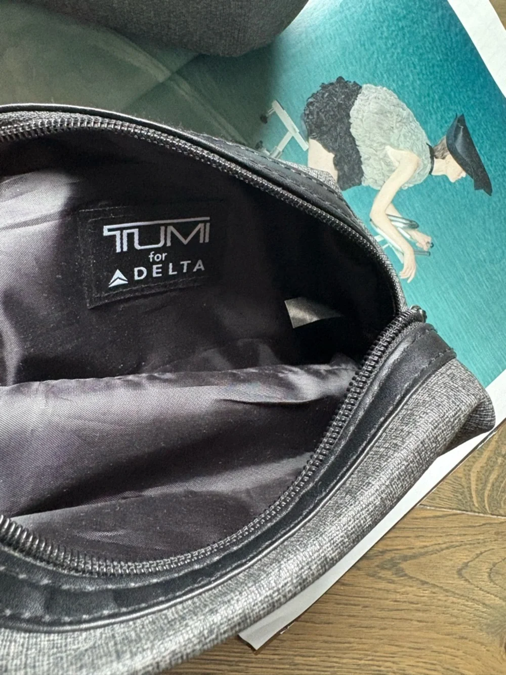 Tumi For Delta Amenity Kit/Toiletry Bag/Cosmetic Pouch In Gray/Black OS